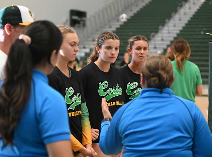 Mira Costa vs. Mater Dei girls volleyball by Heston Quan 8-29-23082920230